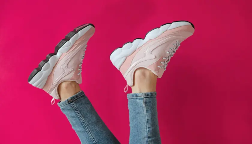 Buty mietowe czy różowe? Odkryj prawdziwy kolor tych butów